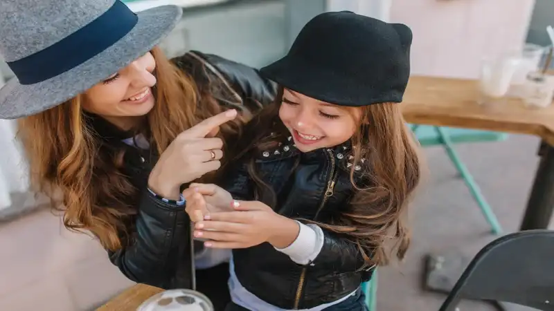 Chelsea Famousparenting A Simple Guide to Modern Parenting and Family Life
